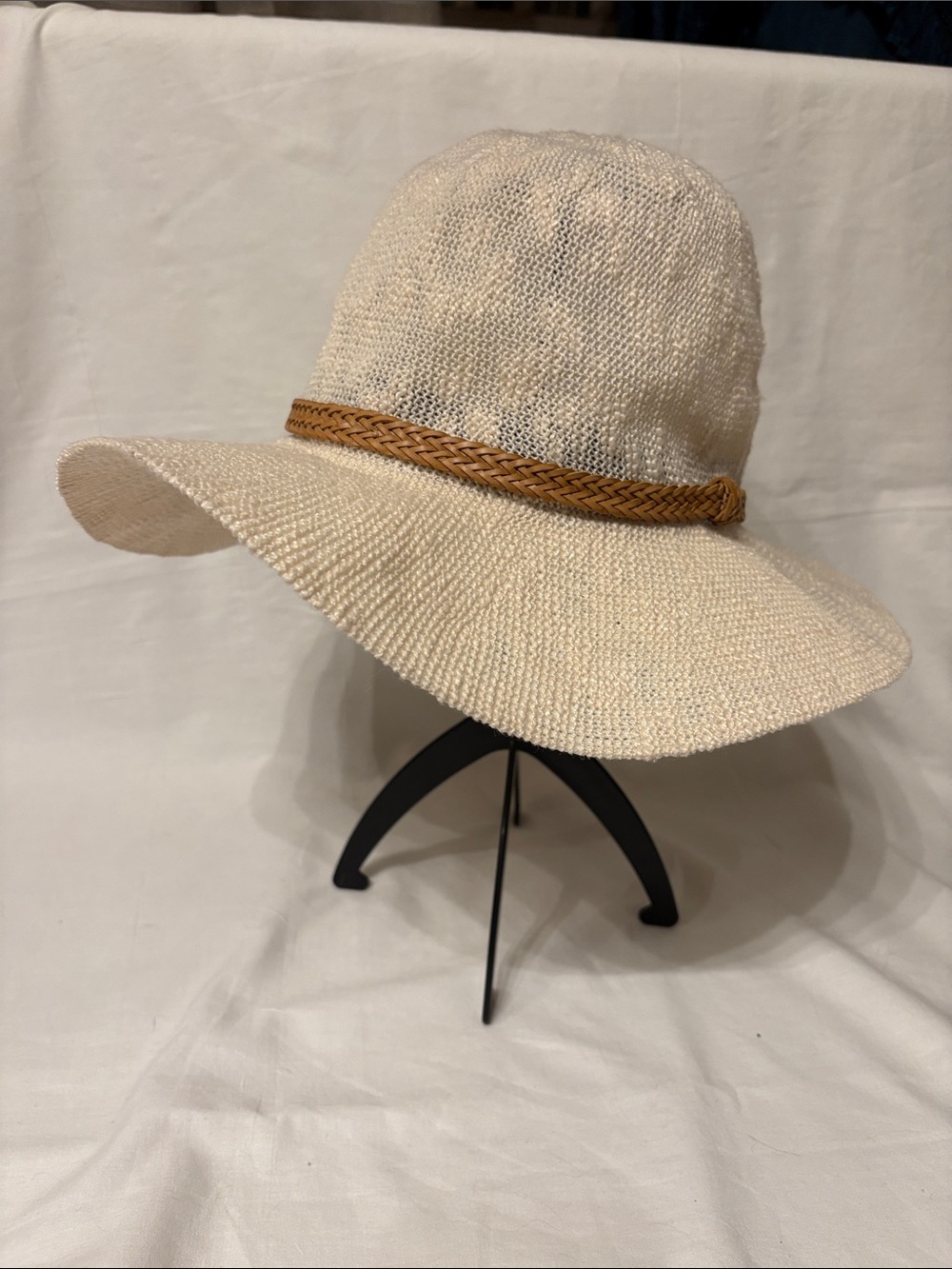 Macchia di Ruggine Women's Cream Straw Sun Hat with Braided Tan Band